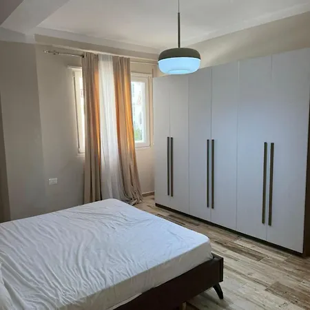 アパート Modern - 5 Min Walk To Sea - Balcony - Ac - Fast Wifi *